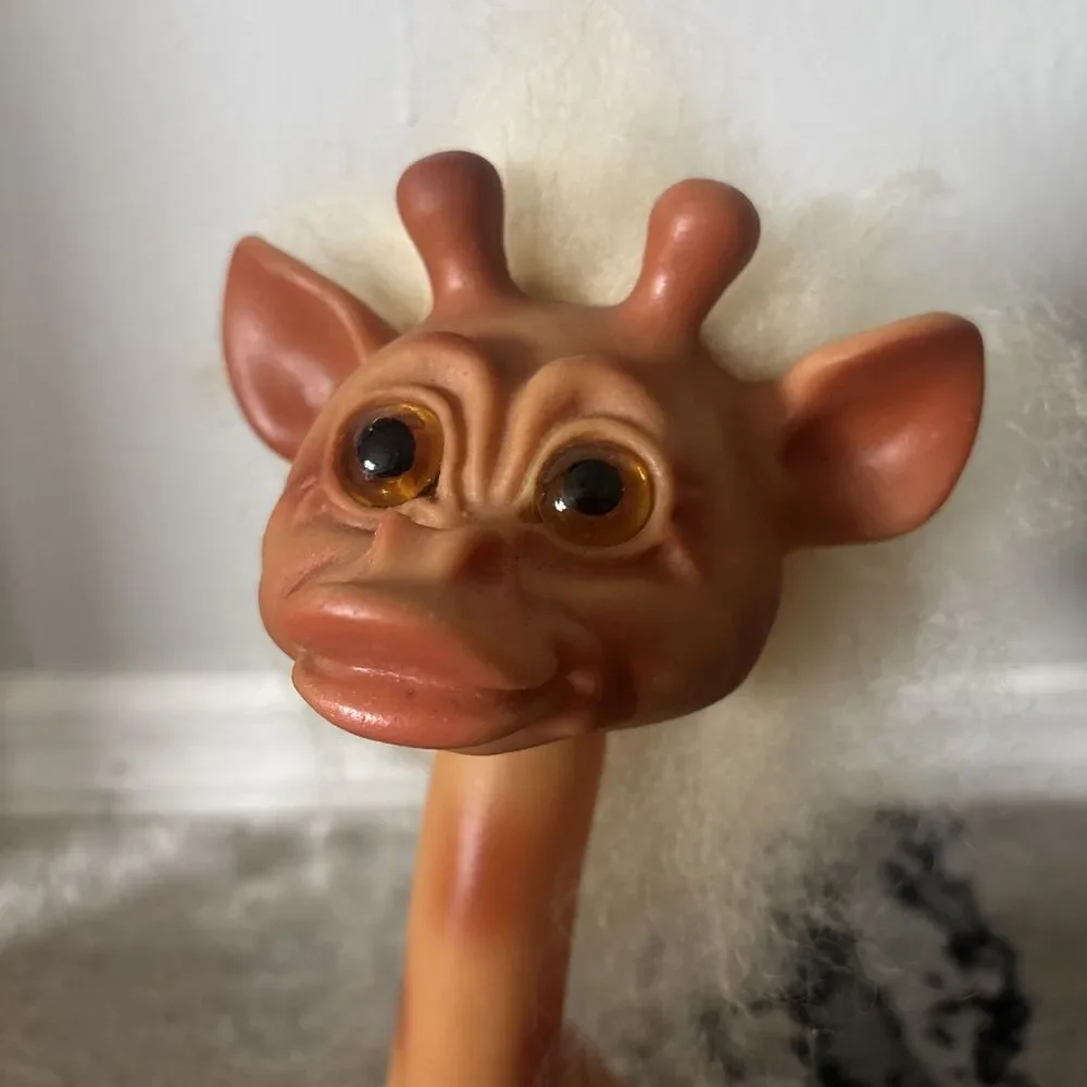 Vintage 1960’s Thomas DAM GIRAFFE TROLL White Hair Amber Eyes Doll 11